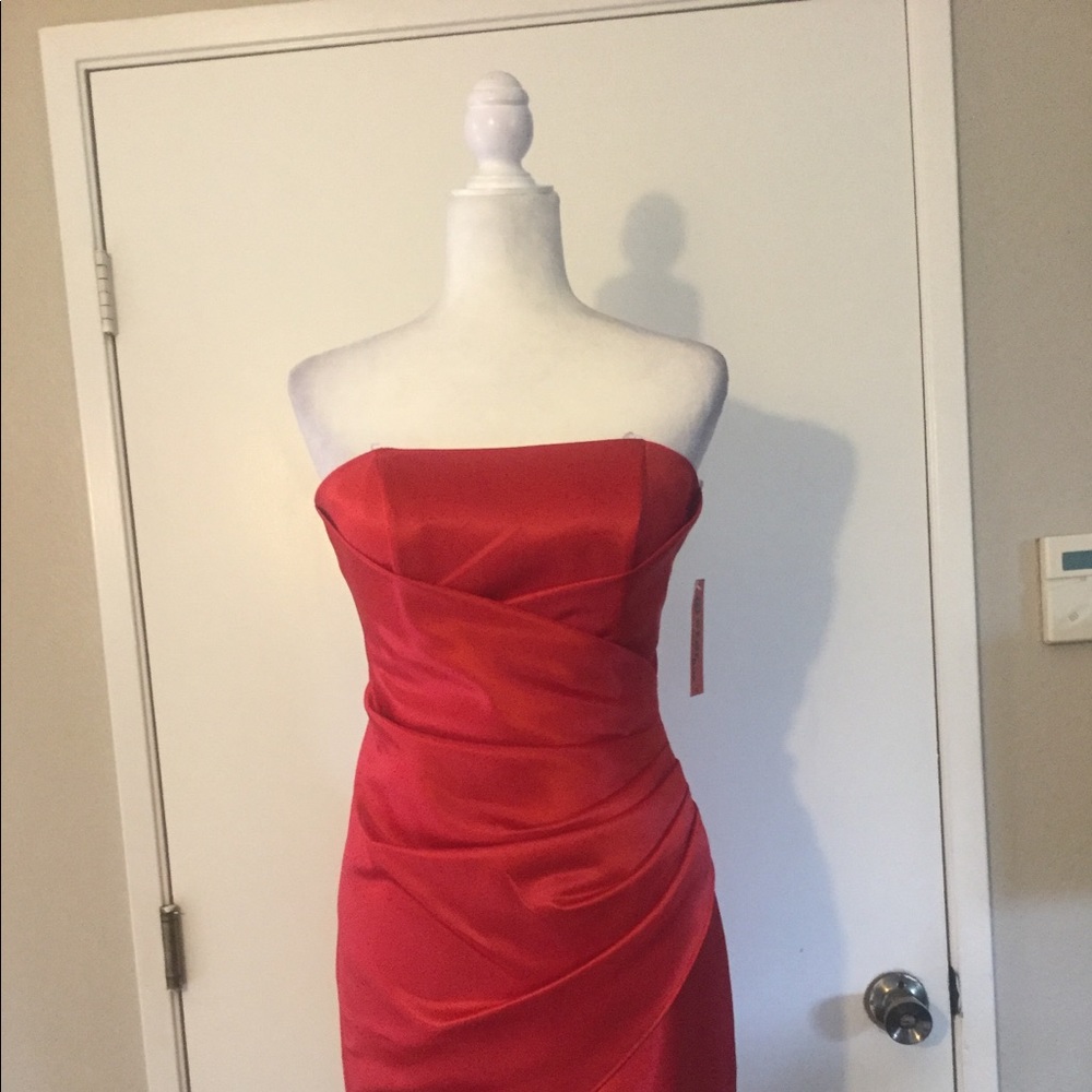 Dress - Picture 2 of 2